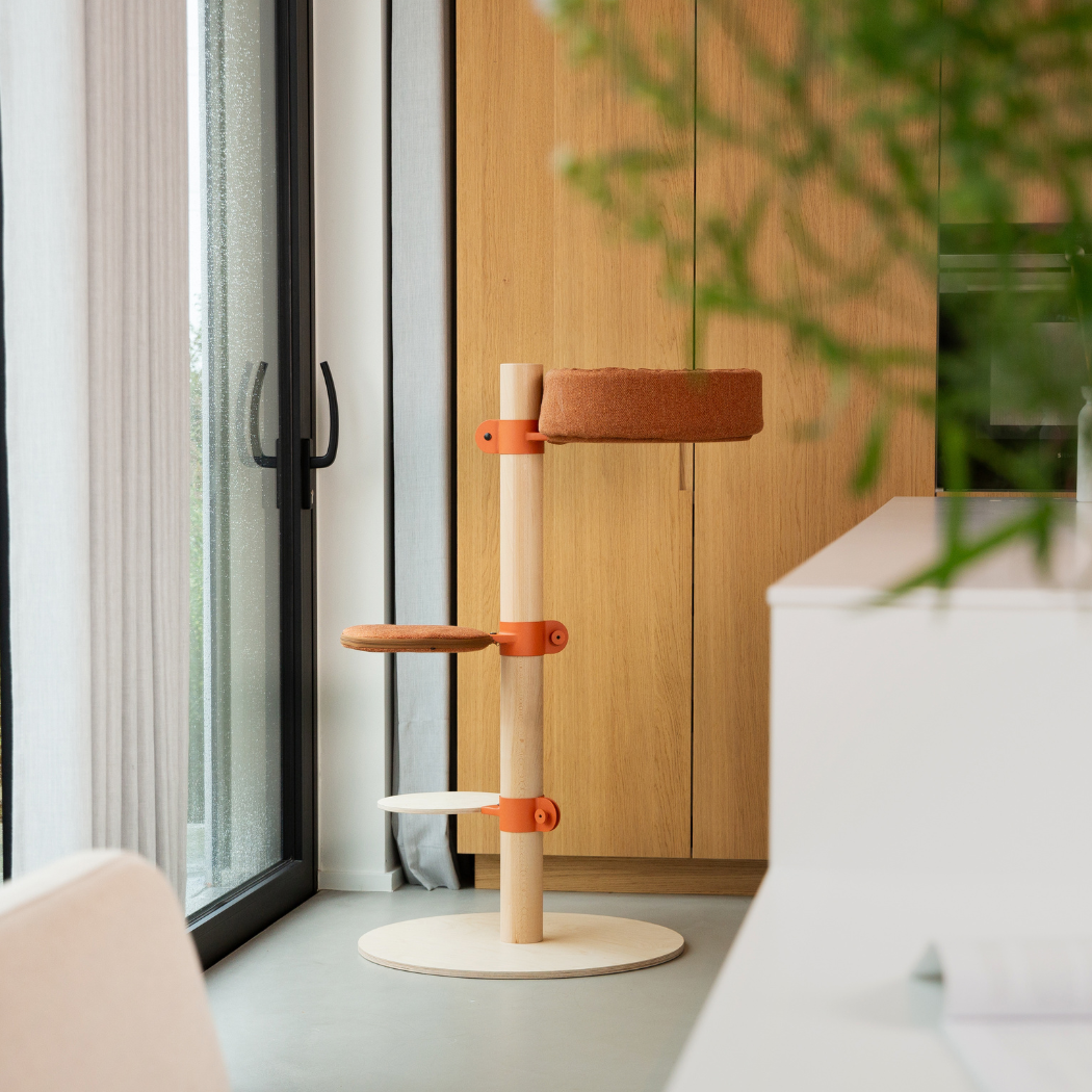 The Observer Cat Tree N°2 Orange