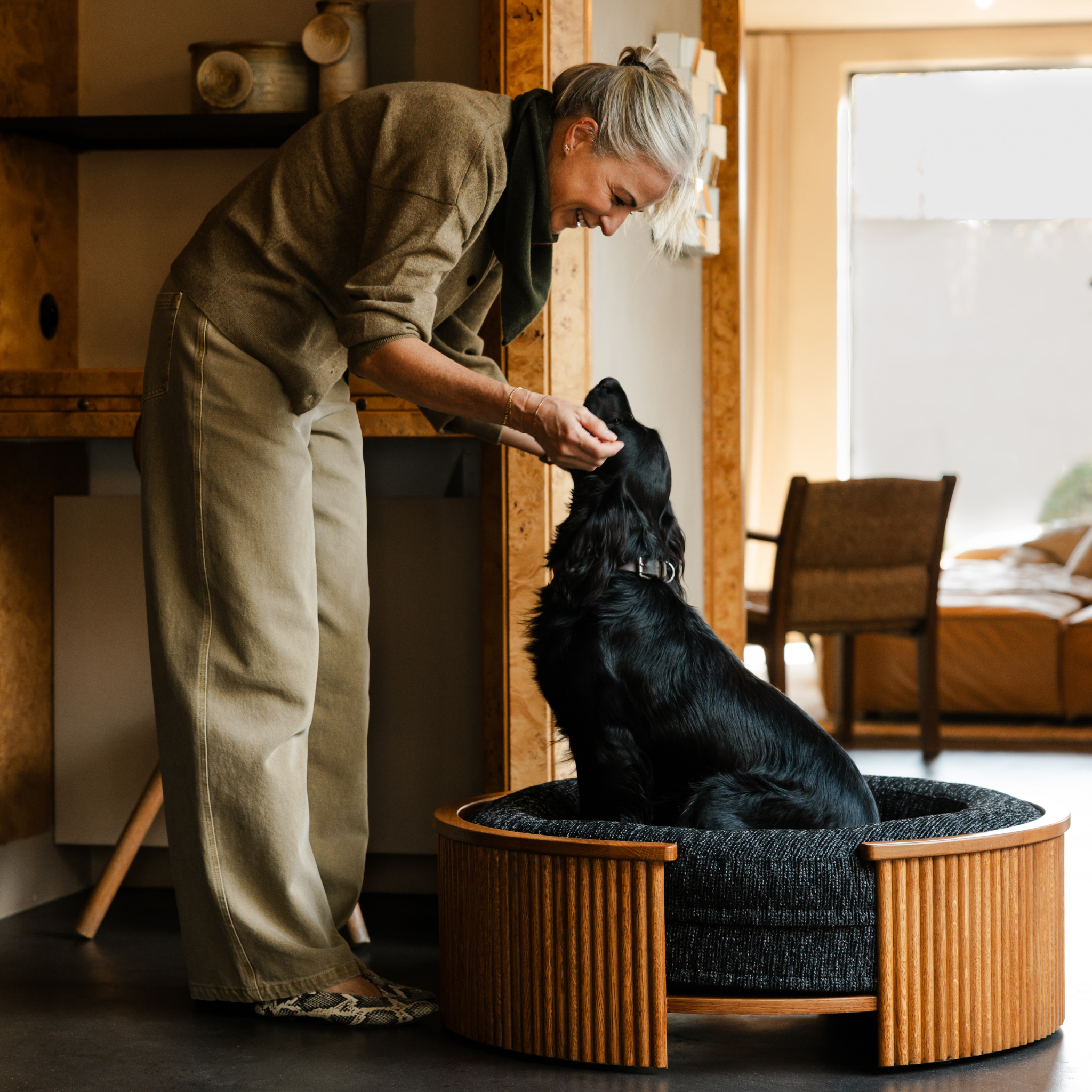 Swirl Elite Pouf Coal With Honey