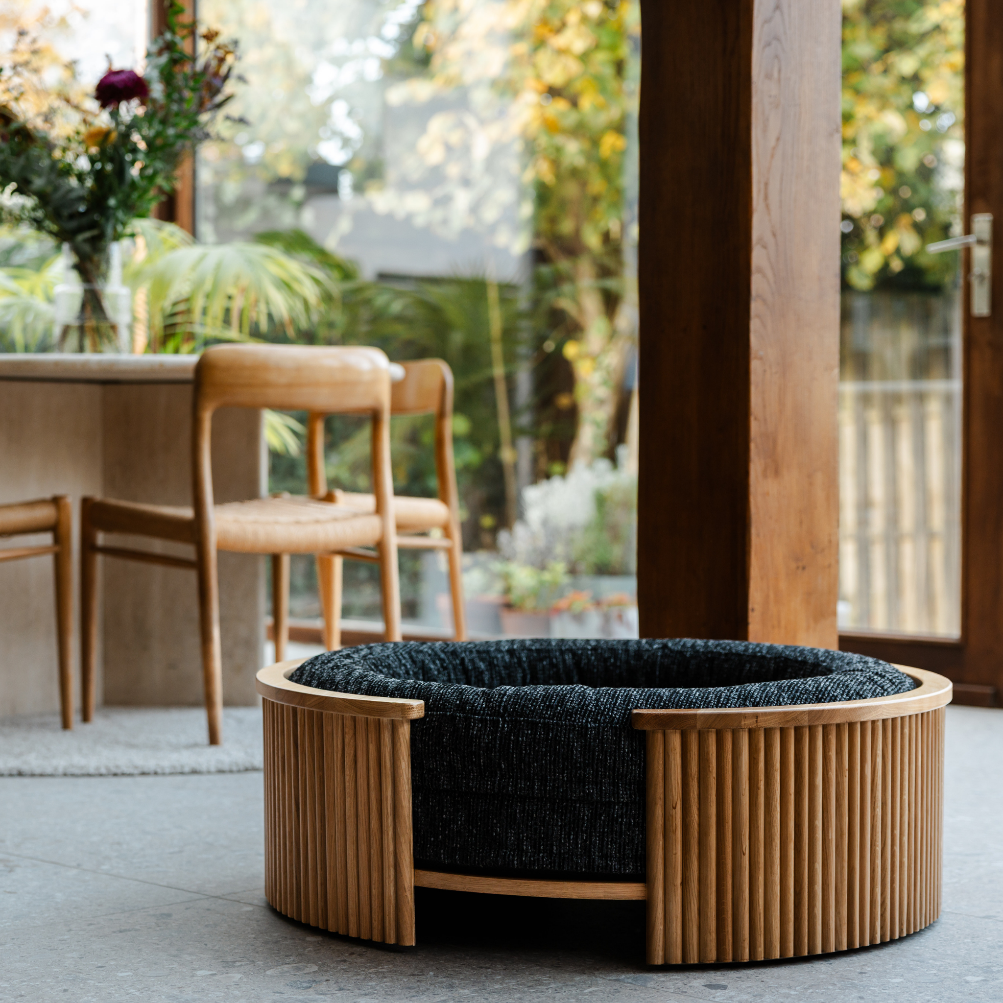Swirl Elite Pouf Coal With Oak