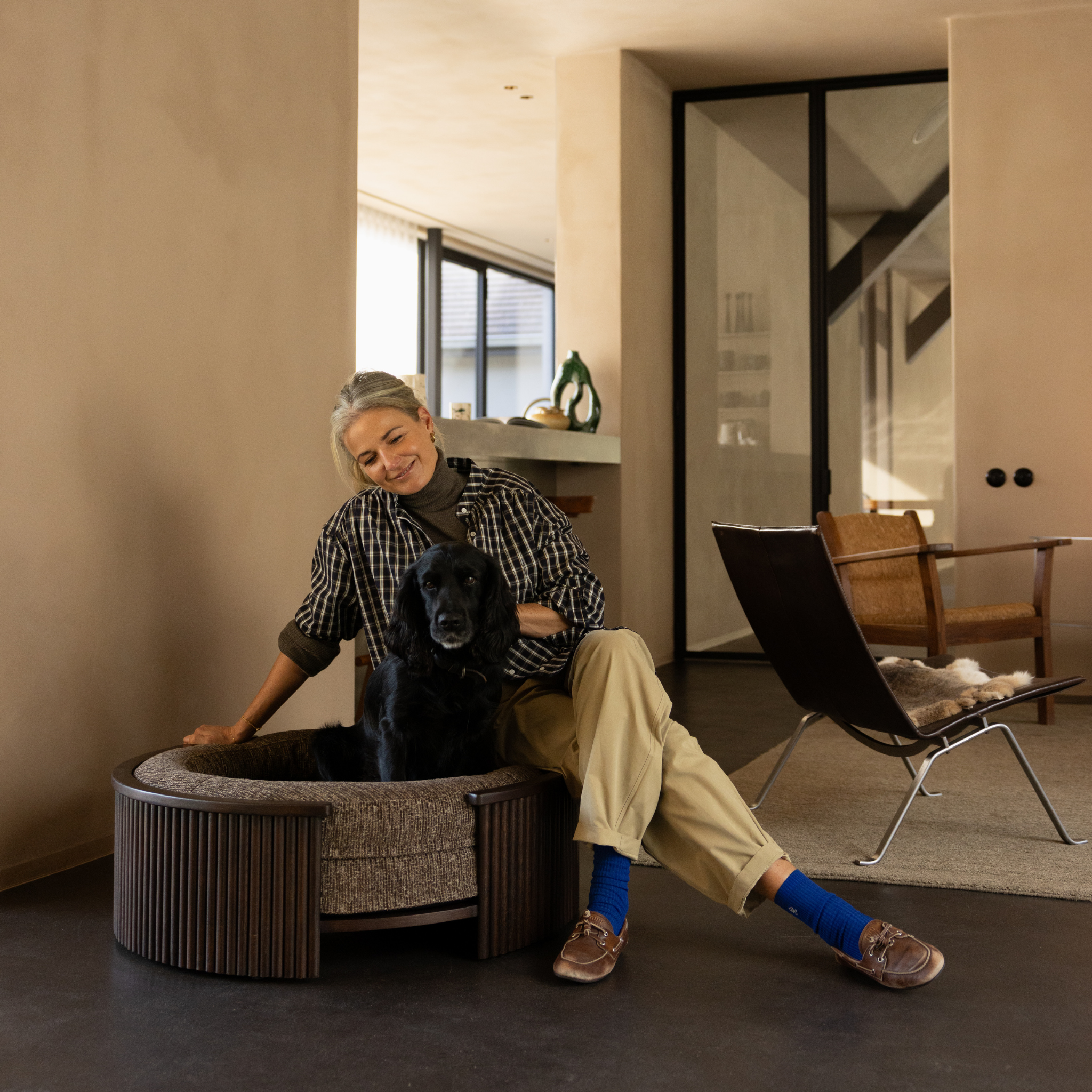 Swirl Elite Pouf Espresso With Walnut