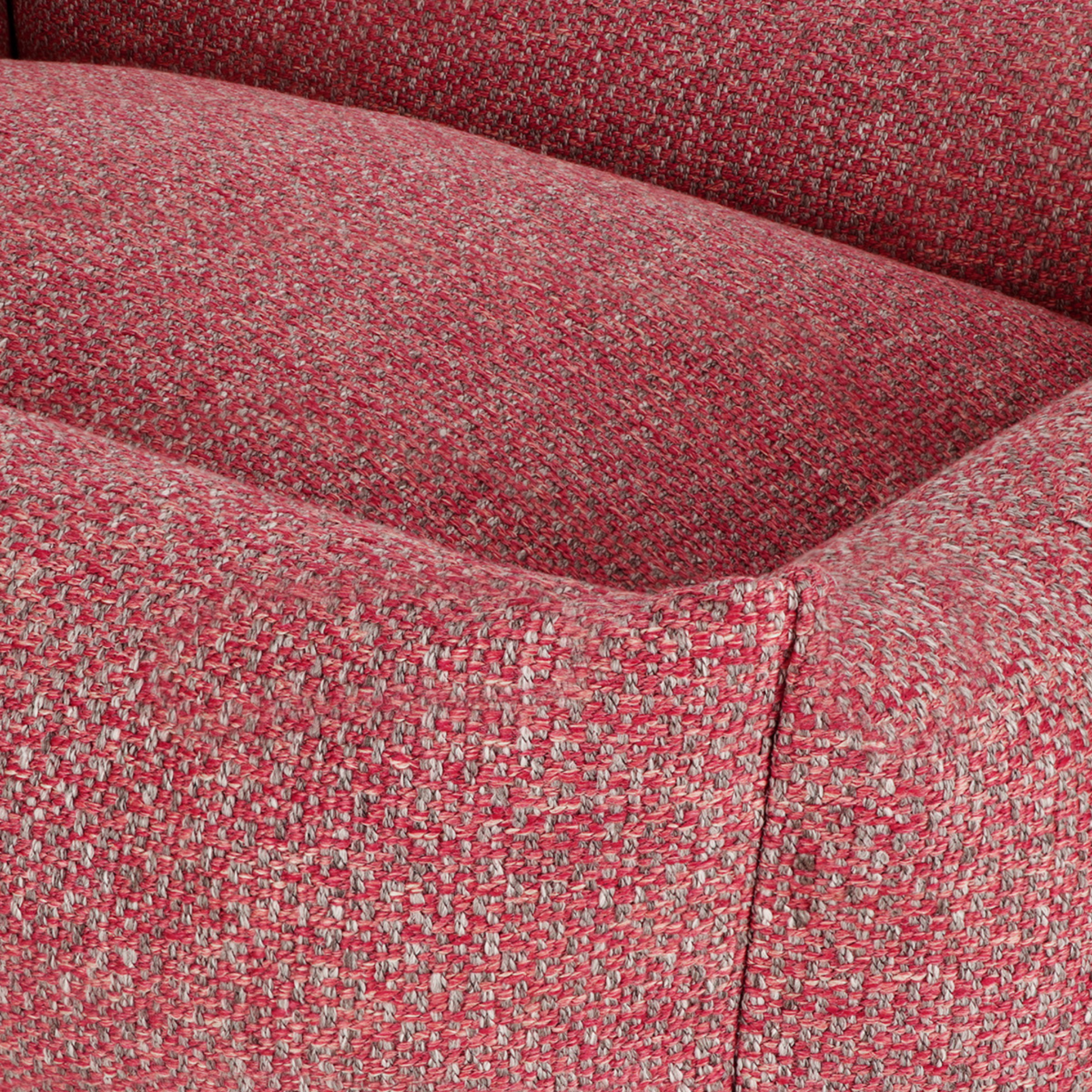 Close-up of the corner and seam of the Fire Brick Snug dog bed
