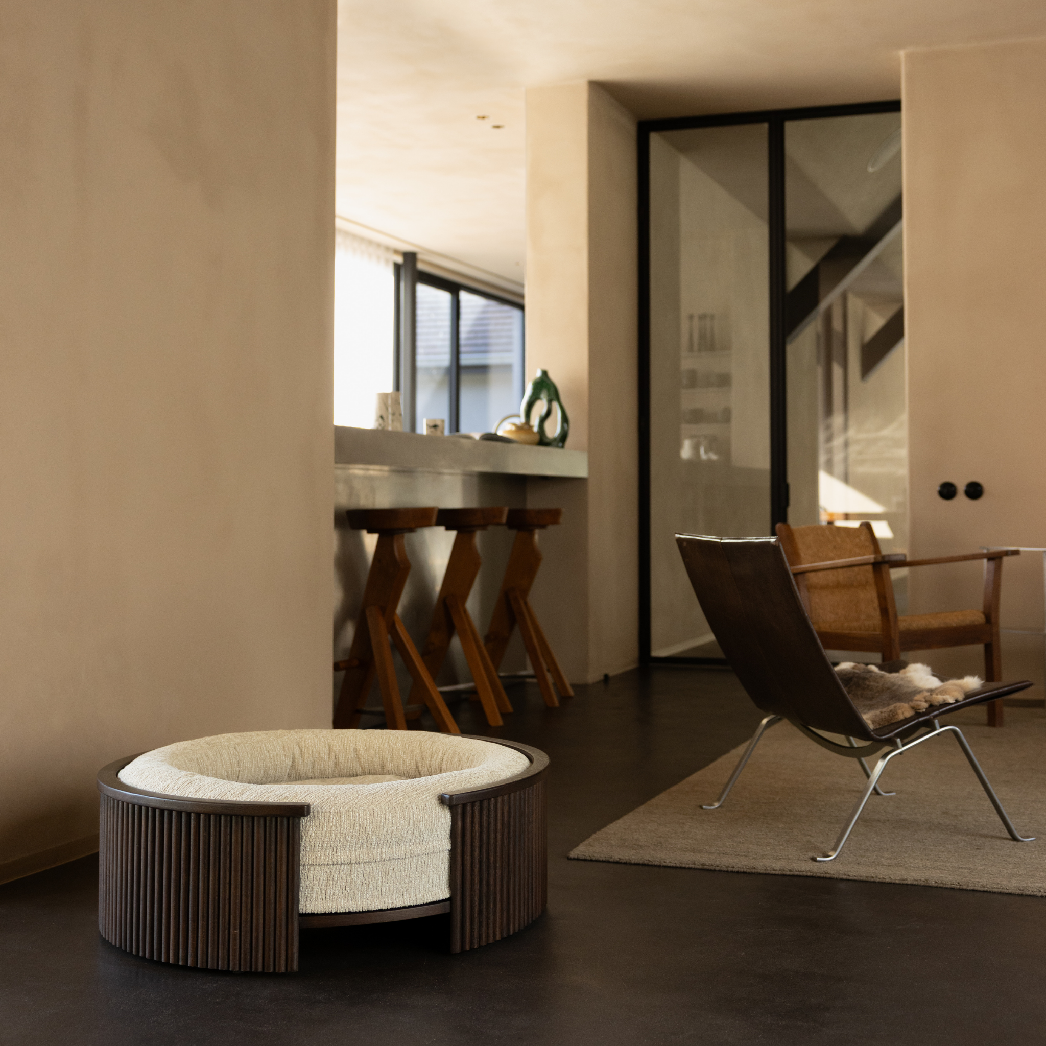 Swirl Elite Pouf couleur argile et noyer