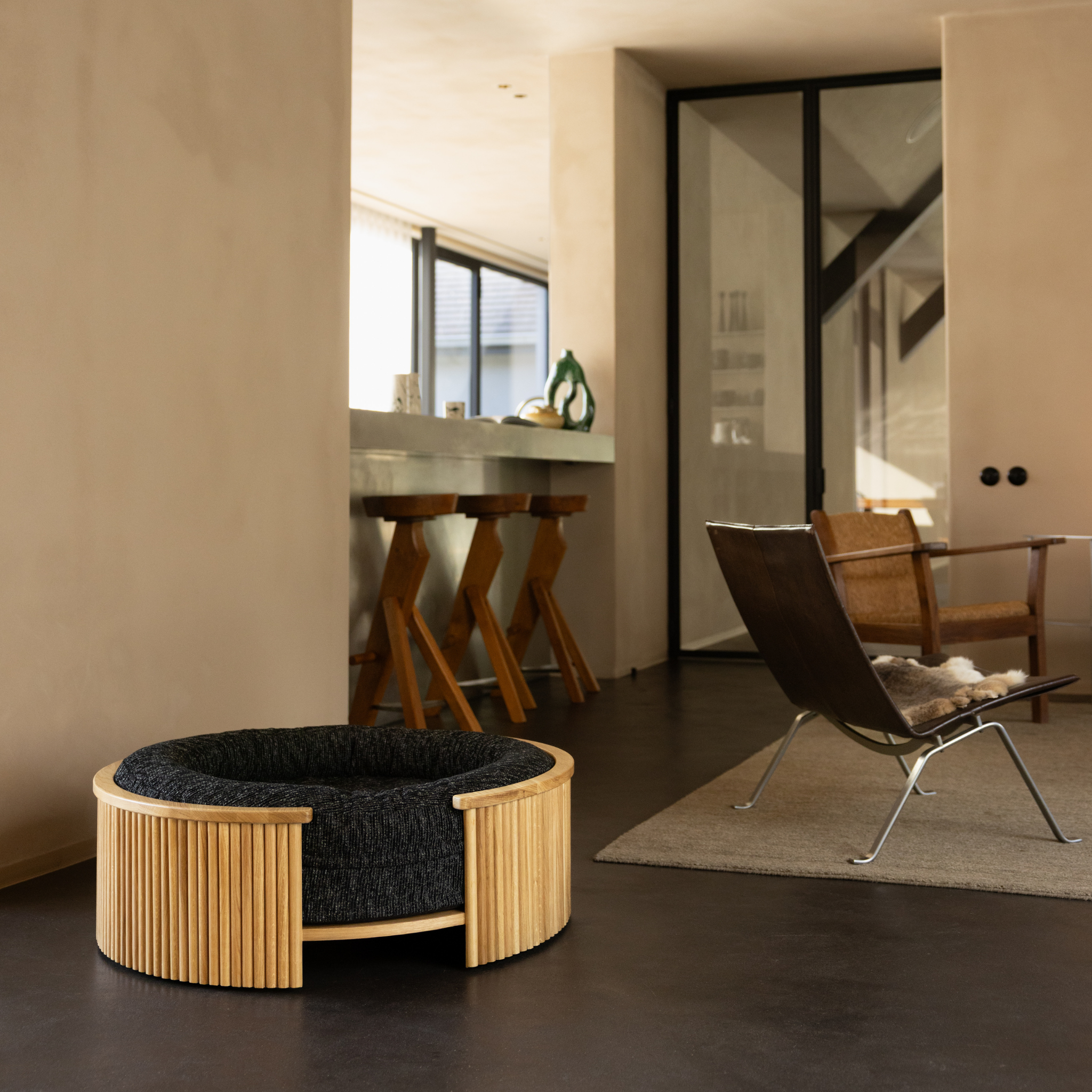 Swirl Elite Pouf Coal With Oak