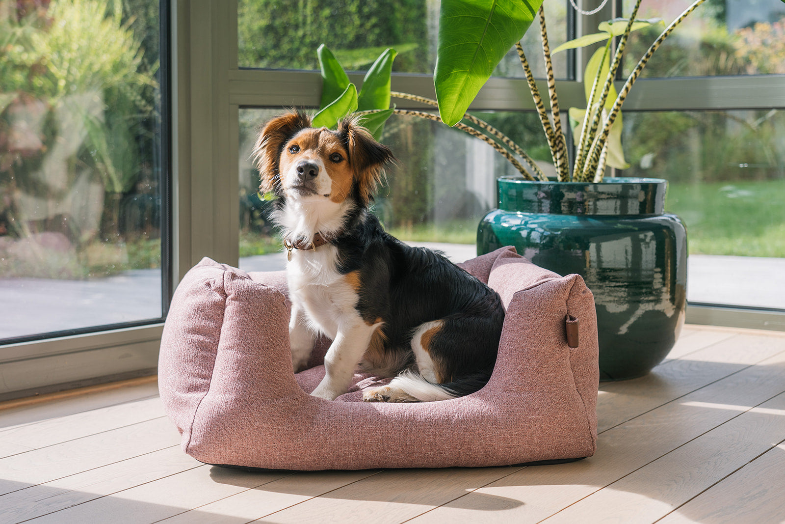 Basket Snooze Iconic Pink Small 60x50cm - Fantail.be